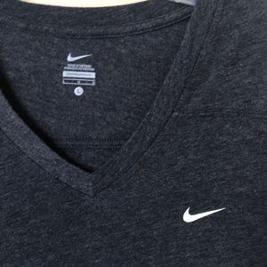 Nike Tops - Nike Women’s V-Neck Color Block Tee - L Nike Tops - Nike Women’s V-Neck Color Block Tee - L